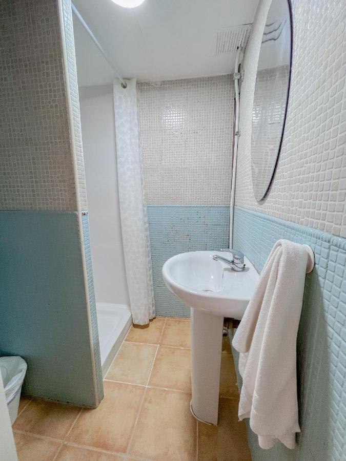 Centrico Apartamento Junto Al Cervantes Малага Экстерьер фото