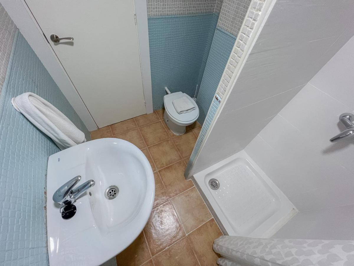 Centrico Apartamento Junto Al Cervantes Малага Экстерьер фото