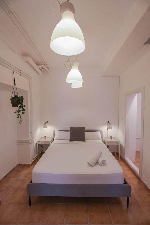 Centrico Apartamento Junto Al Cervantes Малага Экстерьер фото