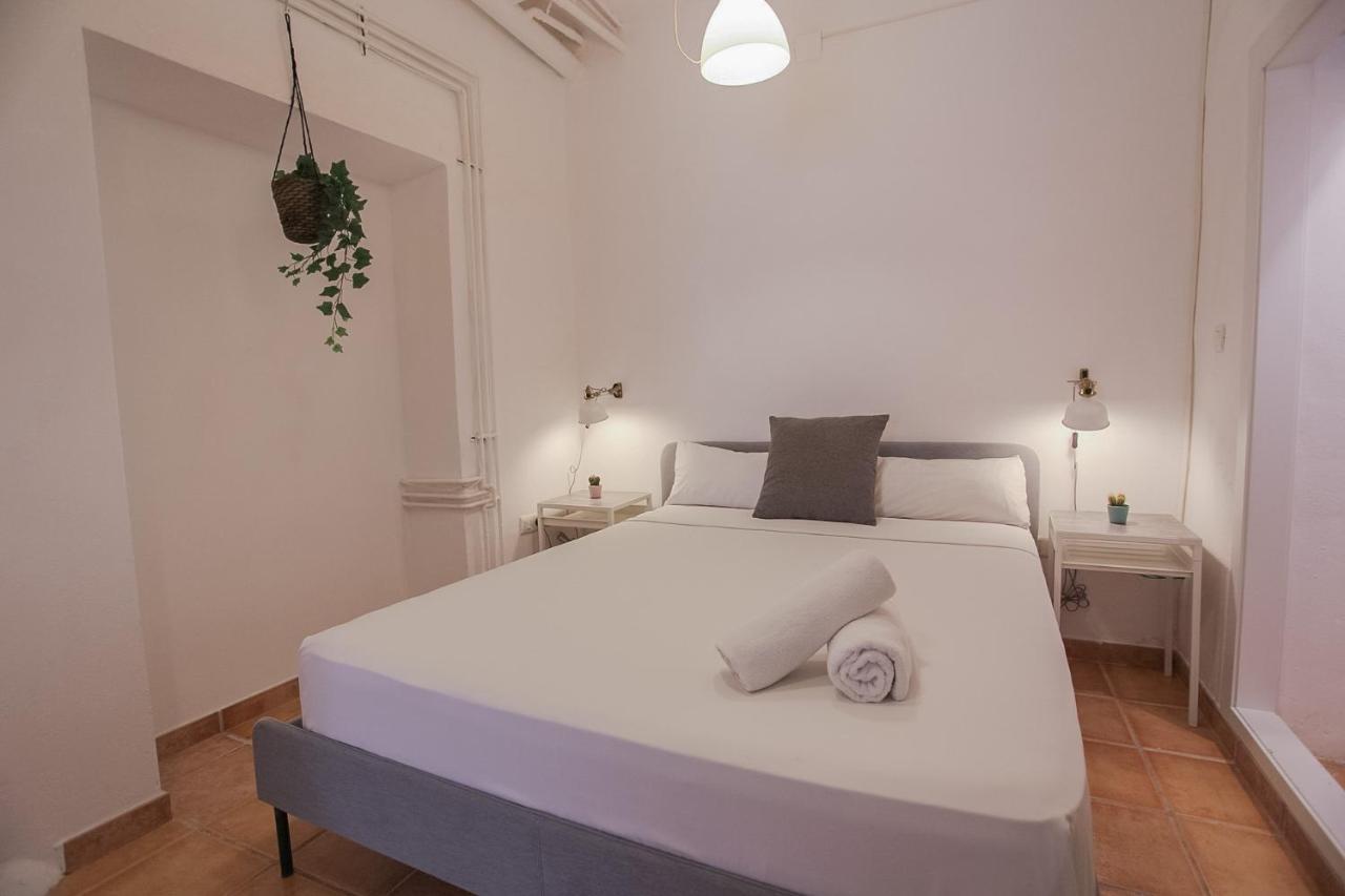 Centrico Apartamento Junto Al Cervantes Малага Экстерьер фото